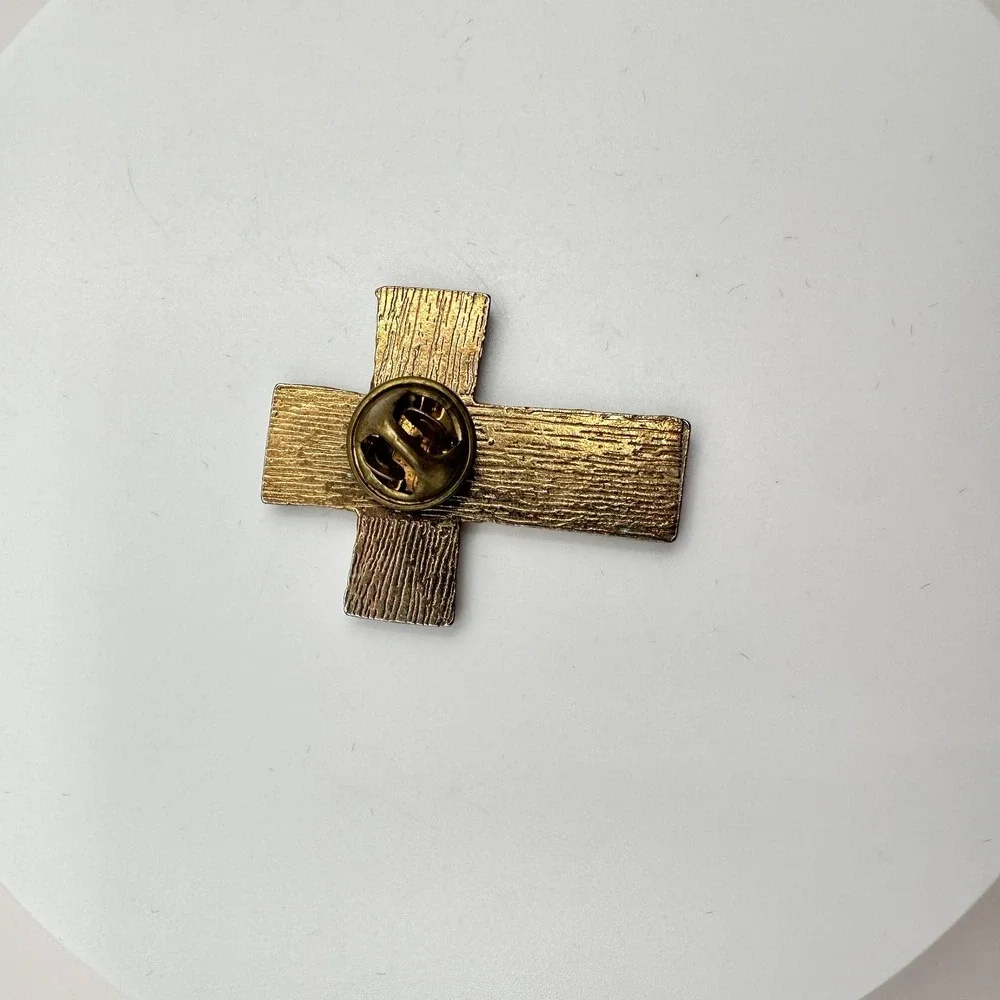Vintage 80s Gold Tone Heart Cross Lapel Pin Religious Brooch Fashion Jewelry Y2K